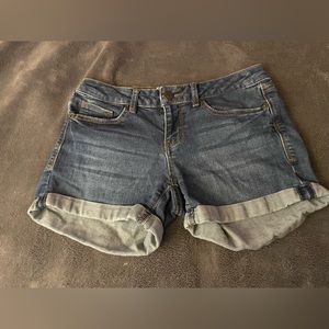 Women’s shorts size 7
